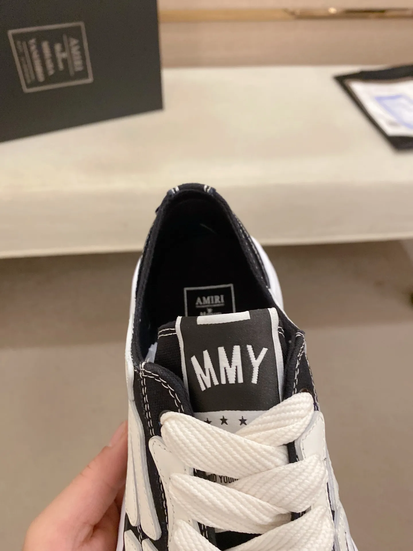 Men's shoes 💰: 580💰 High version [AMIRI] high-end men's shoes brand official website 1:1 latest masterpiece: original mold customization, the fabric is made of imported original materials, upgraded foam outsole, lighter and non-slip. The market's top quality, simple yet tasteful, a must-have for fashionistas, fashionable at your feet, full of confidence, the same style at the counter 👍The summer season is here. Code: 39-44. Can be customized45